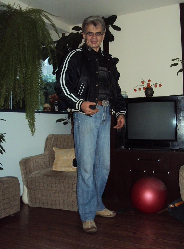 Borító: A szőrös nyelvről, nyelves pusziról és egyebekről